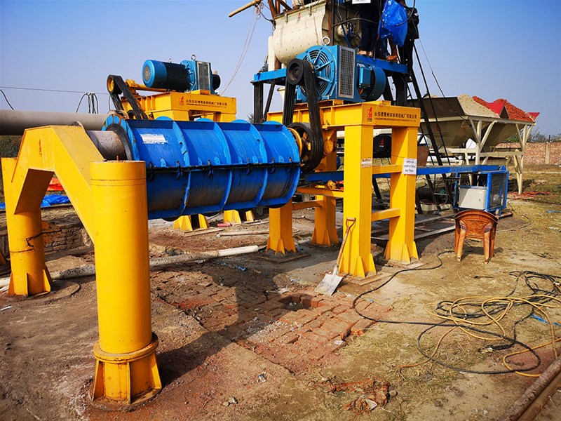 Basic maintenance of cement pipe making machine